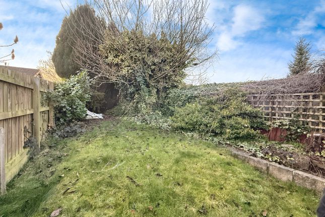 35, Town Hill Drive, Brigg photo 2