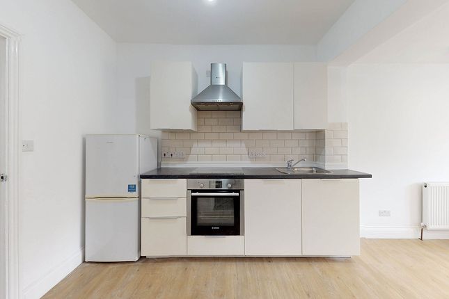 Flat to rent in Allison Road, London