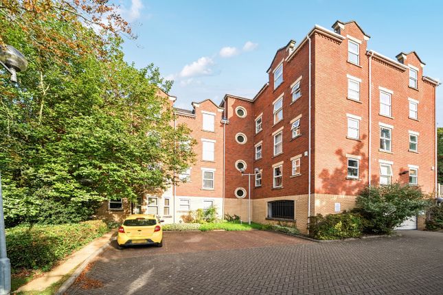 2-bed flat on Flat 12, Gardenhurst, 45, Cardigan Road, Leeds, £125,000