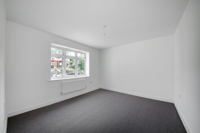 4a 71, Hillbury Road, London photo 2