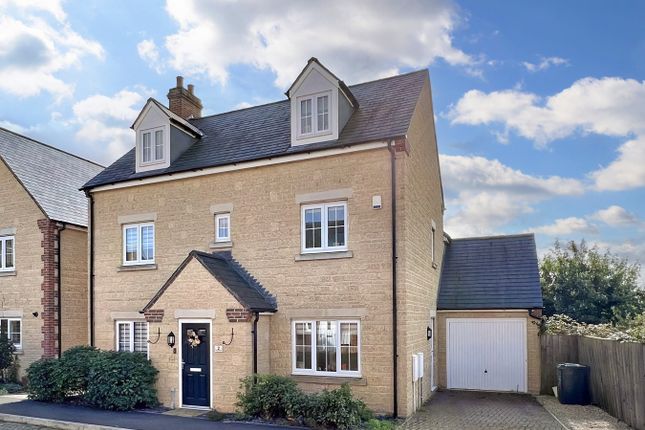 Thumbnail Detached house for sale in Wearn Road, Faringdon