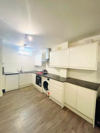 8, Blondin Street, Bethnal Green, Bow photo 2