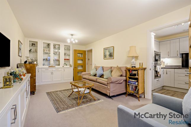 15 Wykeham Court, Winchester Road, Fareham photo 4