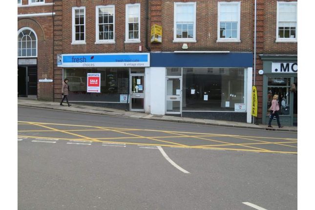Retail premises to let in 86 North Street, Guildford