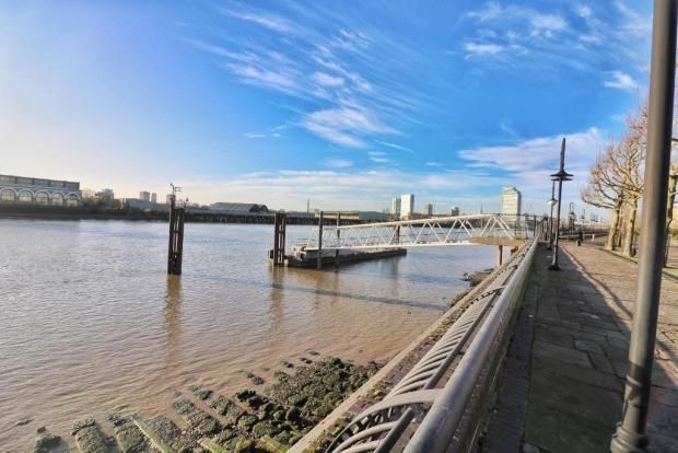 Flat for sale in Burrells Wharf Square, London