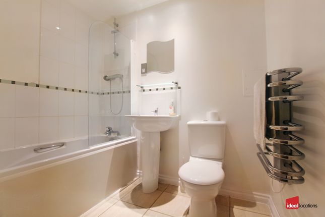 Flat for sale in Locksons Close, London