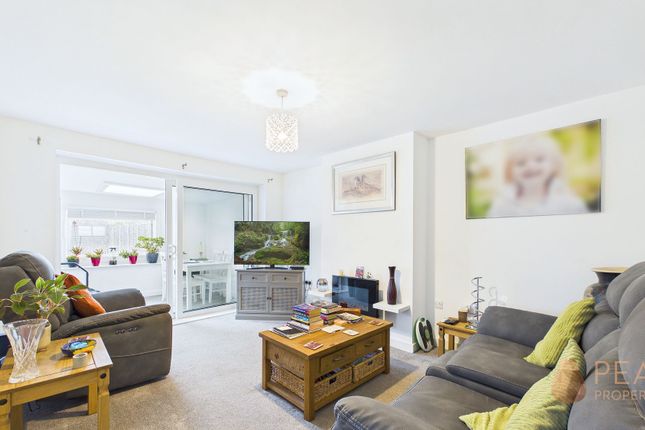 26 Burnside Crescent, Lancing photo 2