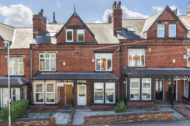 Terraced house to rent in Headingley Mount, Leeds