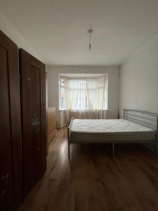 41, Royston Avenue, London photo 3