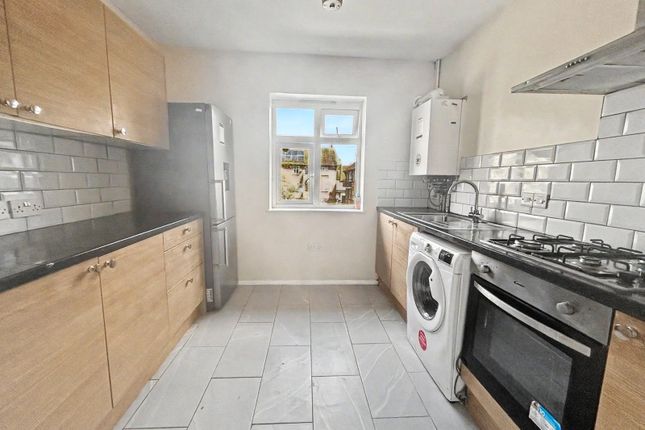 35, John Newton Court, Kent photo 3