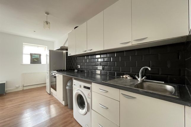 Thumbnail Flat to rent in Blackstock Road, London