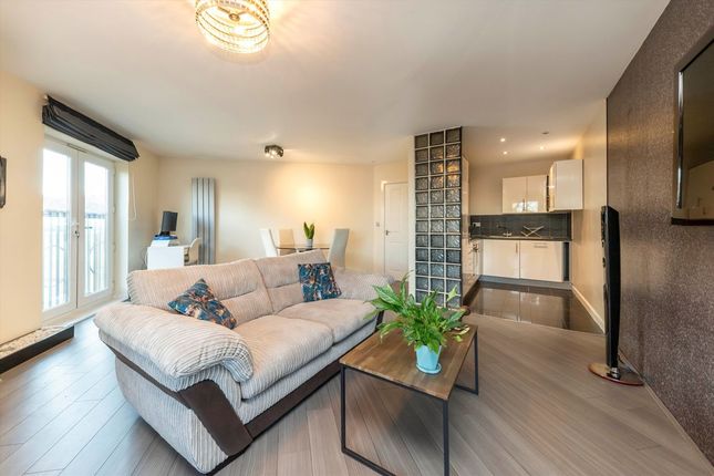105 Gilson Place, Coppetts Road, London photo 3