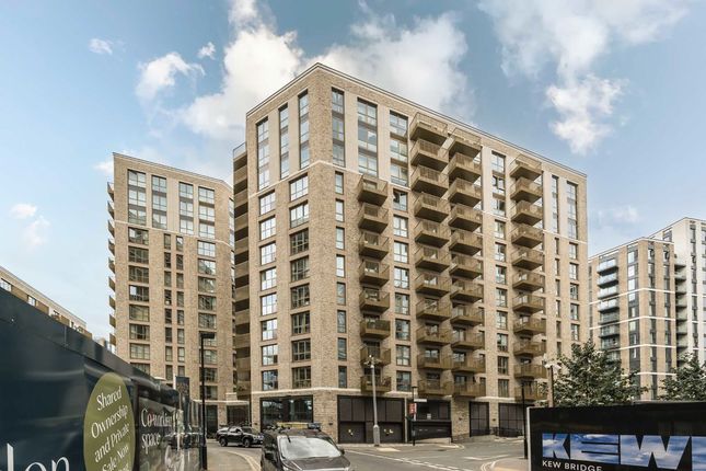 Thumbnail Flat for sale in Capital Interchange Way, Brentford