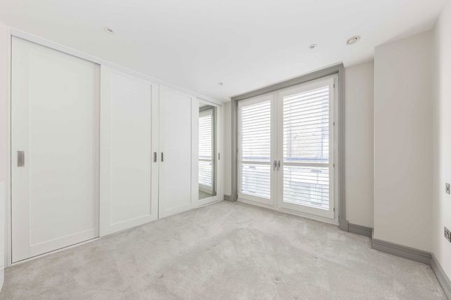 Flat 109, Ivory House, Clove Hitch Quay, London photo 4
