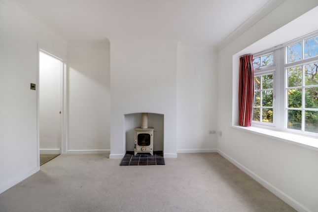 52, Updown Hill, Windlesham photo 3