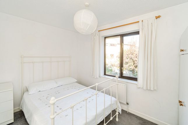 17, Mayfair Gardens, Hampshire photo 3