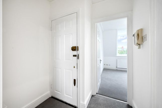 Flat 7, 162, Brixton Road, London photo 2