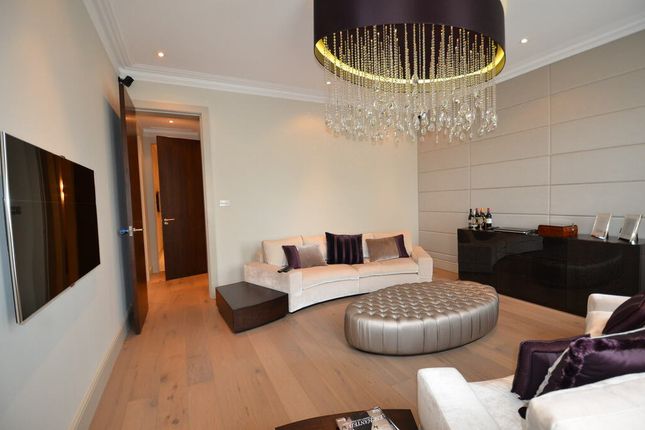 Thumbnail Flat to rent in Bolton Road, Chiswick