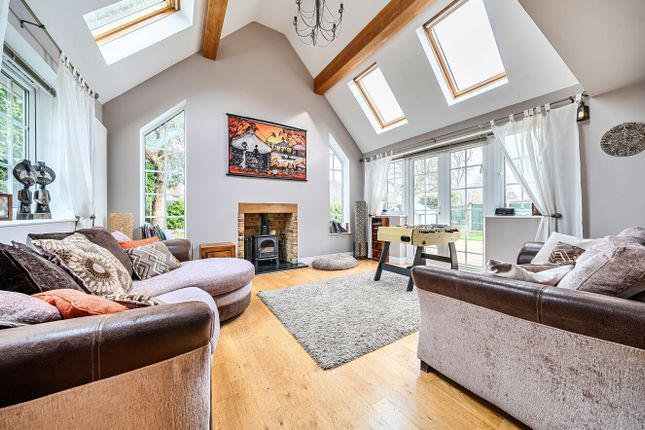 10, Conifer Drive, Reading photo 2