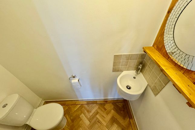 46, Coventry photo 5