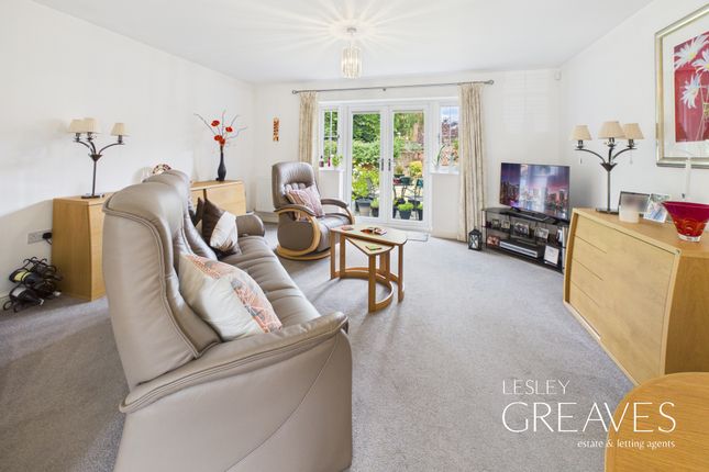 22, Clovelly Drive, Nottingham photo 4