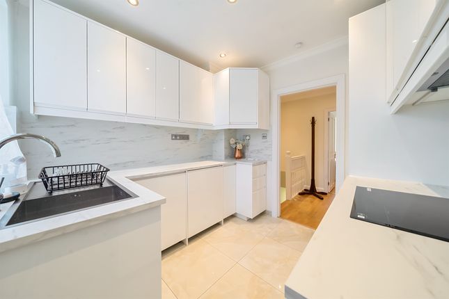 Maisonette for sale in Connell Crescent, London