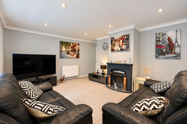 15, Coppice Close, Ringwood photo 2