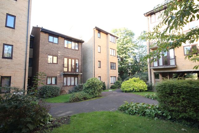 Flat for sale in The Rowans, Woking