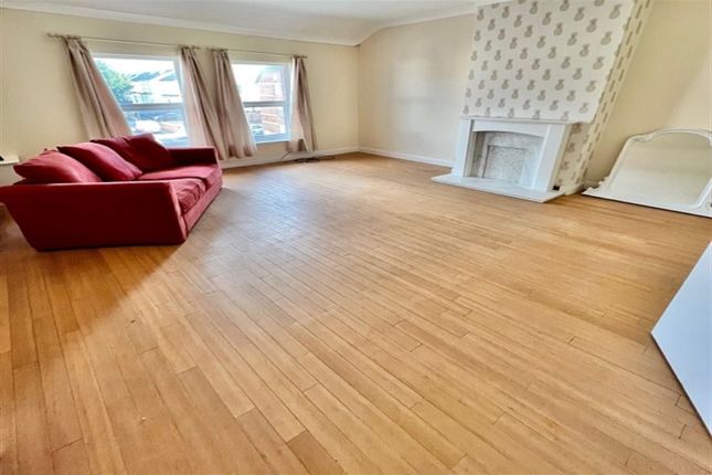 Thumbnail Flat to rent in Oxford Road, Waterloo, Liverpool
