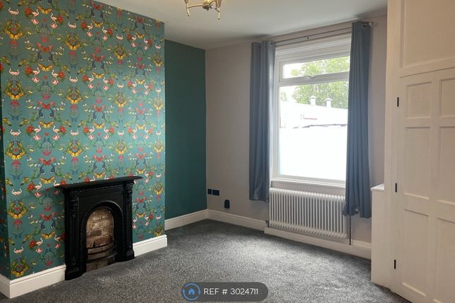 Queens Park Road, Heywood photo 2