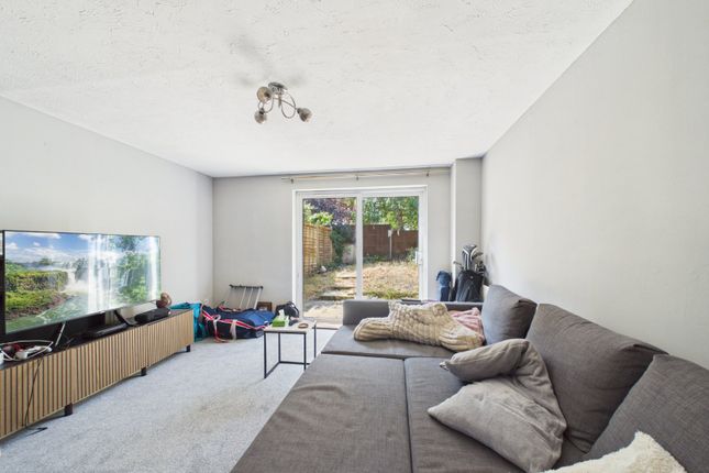 13, Crockford Place, Binfield photo 2