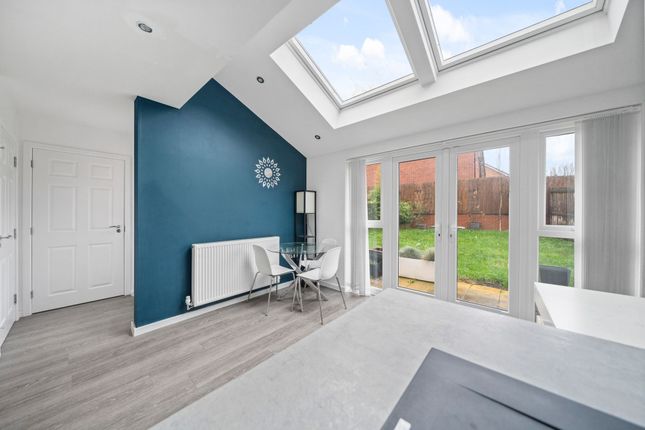 17 Stonehouse Avenue, Leigh photo 2