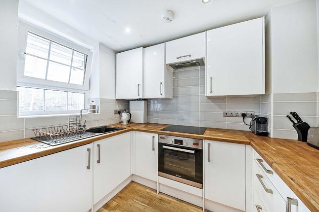 Flat to rent in Tilson Gardens, London