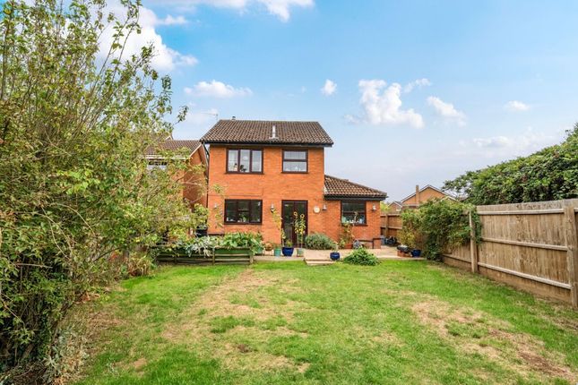 3 Thurne Way, Bedford photo 3