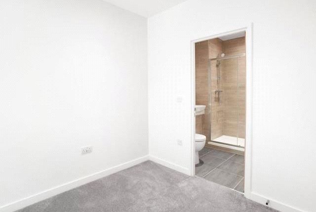 Flat 54, Century Court, Bracknell photo 4
