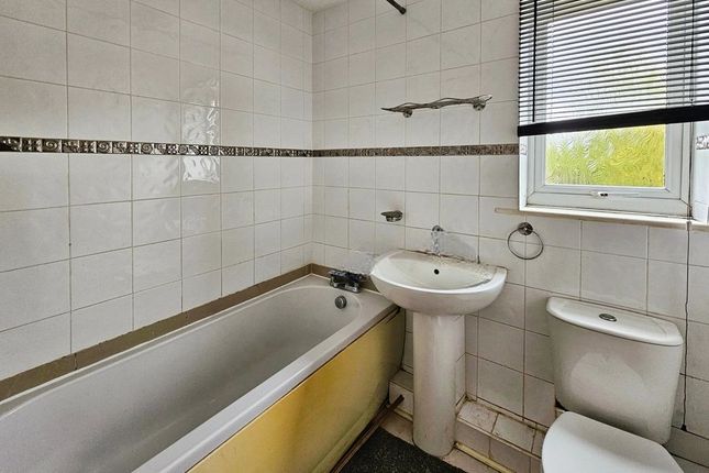 17, Lambton Court, Bedlington photo 5