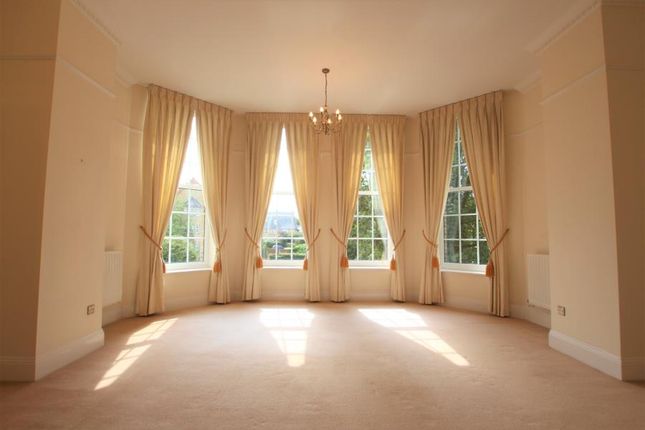 4, Florence Court, Woking photo 4