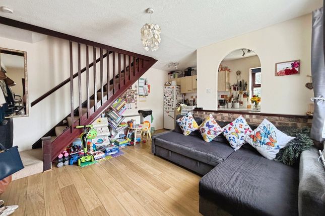 51, Hythe Close, Bracknell photo 2
