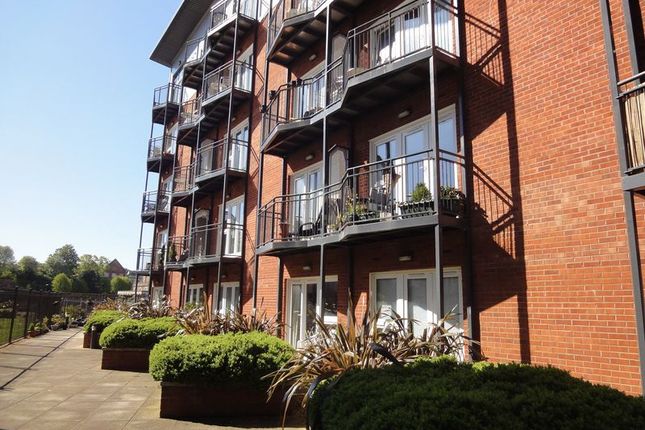 Flat for sale in New North Road, Exeter