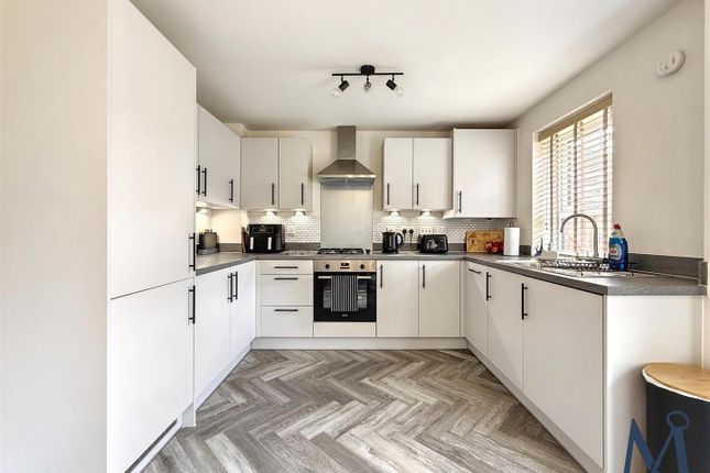 16, Bradshaw Drive, Coalville photo 4