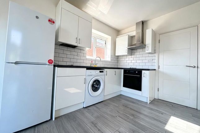 258C, High Street, Waltham Cross photo 3