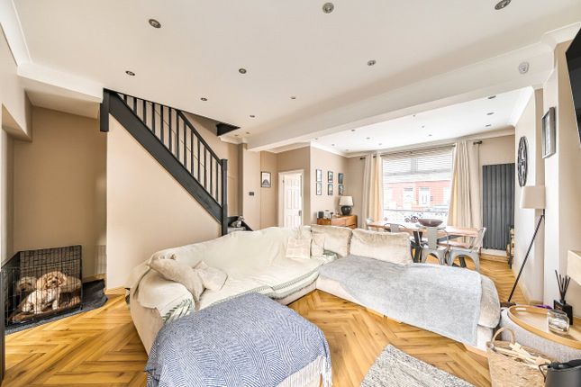 4, Godfrey Avenue, Neath photo 4