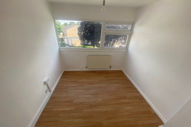 Terraced house to rent in Fearnley Crescent, Bedford