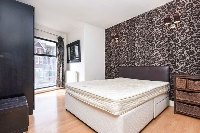 Flat 15, 9-11, Gleneldon Road, London photo 4