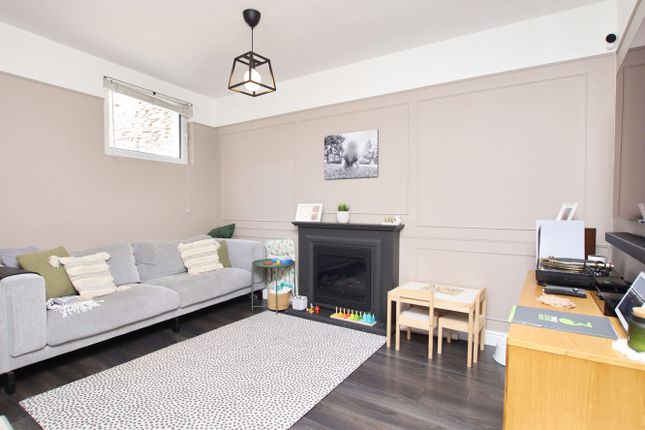 8, Tymawr Terrace, Pontypridd photo 2