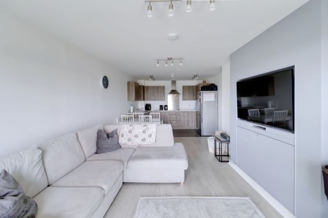 53 Blueberry Court, Broadis Way, Rainham photo 4