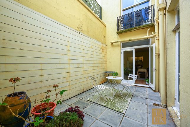 Flat Flat 1a, Eaton Court 29-31, Eaton Place, Brighton photo 2
