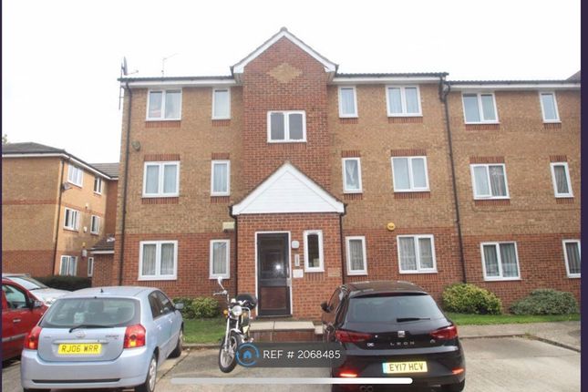 Thumbnail Flat to rent in Fenman Gardens, Ilford