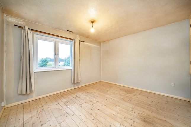 36, Tawny Close, Feltham photo 3