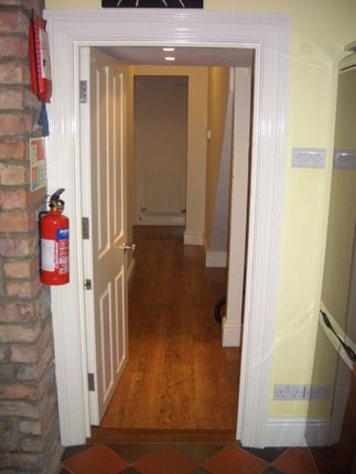 Highlands Flat 1, High Street, 17 High St photo 4